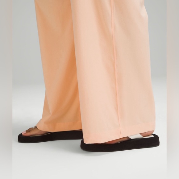 Lululemon Swift Mid-Rise Wide-Leg Pant - Picture 6 of 8